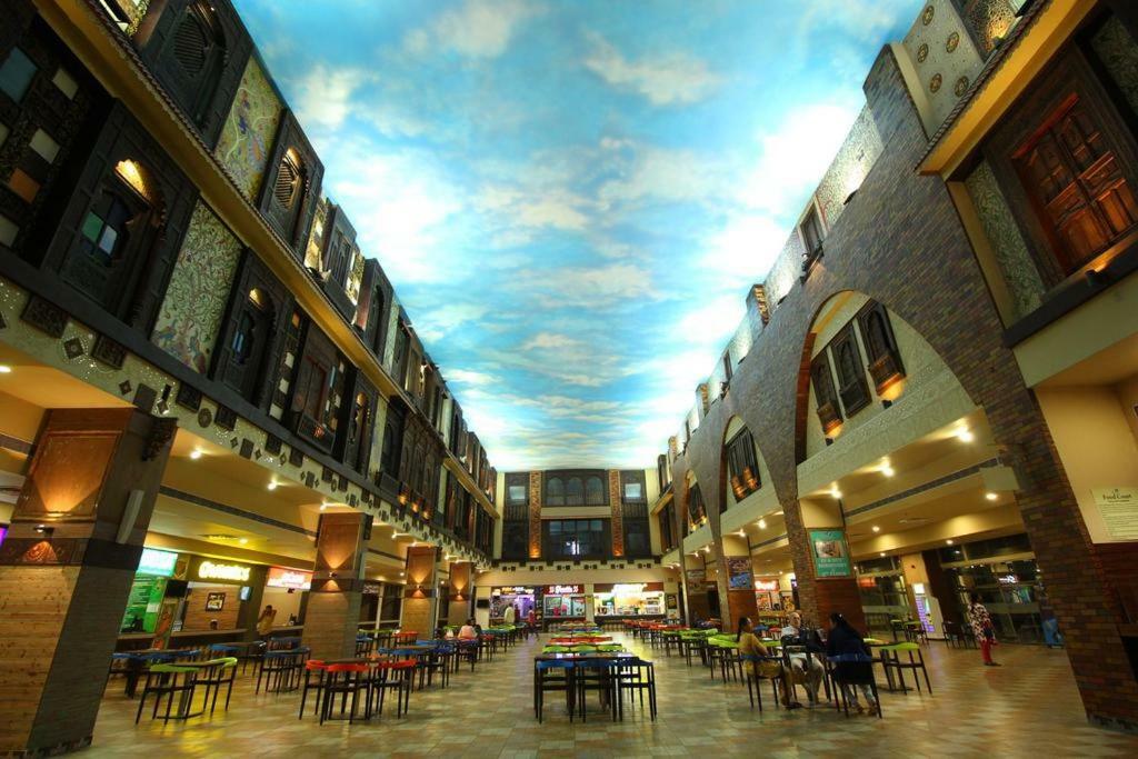 In & Out Dormitory 아흐메다바드 외부 사진