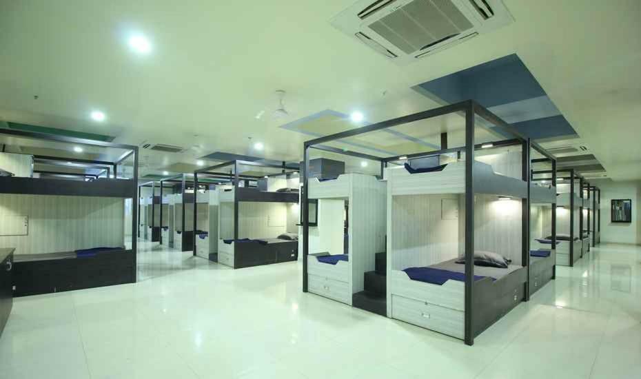 In & Out Dormitory 아흐메다바드 외부 사진